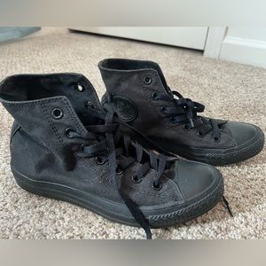 Great condition converse high tops size 8W 6M